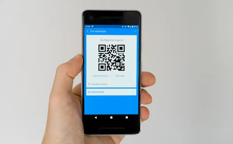 Móvil mostrando el código QR de una cita